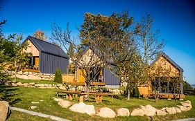 Domandi Mountain Holiday Lodges